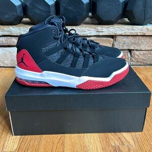 Nike Jordan Max Aura